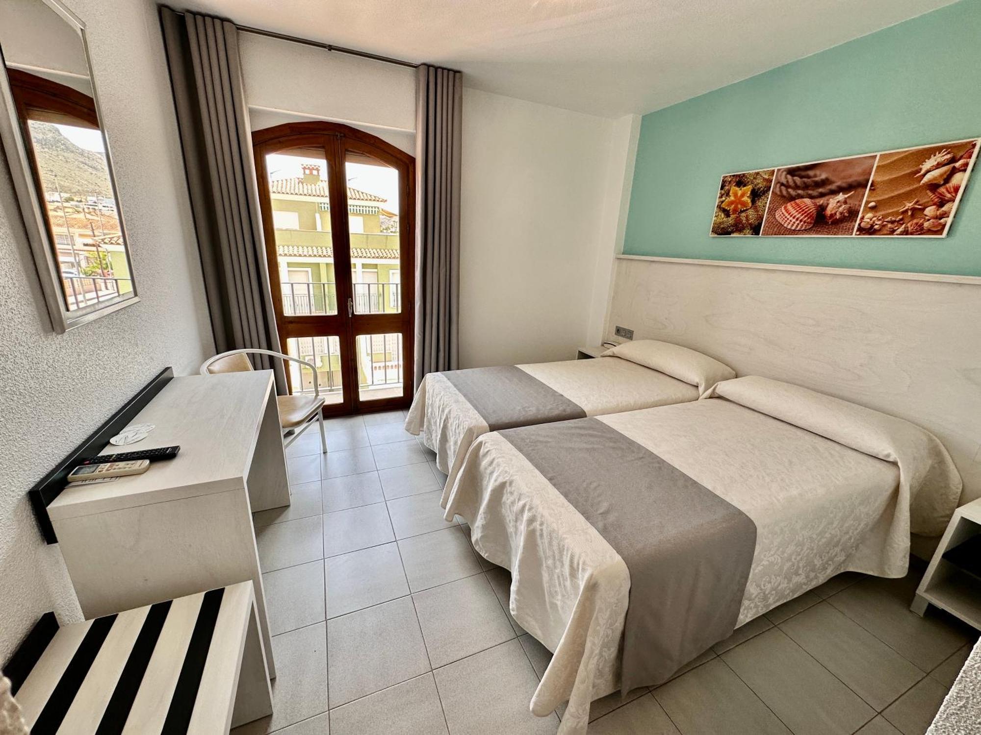 Hotel El Paraiso กาลาบาร์ดินา ภายนอก รูปภาพ