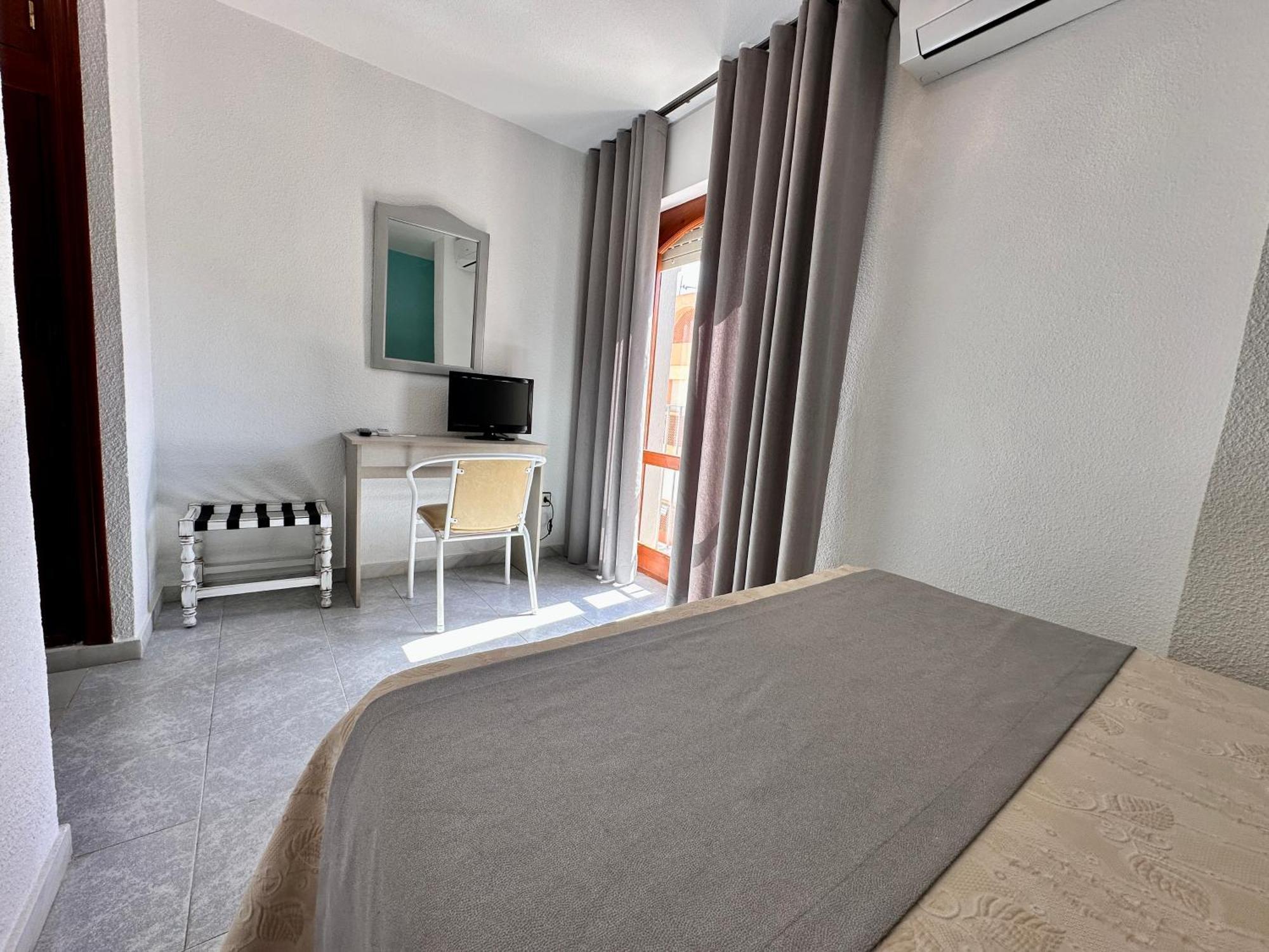 Hotel El Paraiso กาลาบาร์ดินา ภายนอก รูปภาพ